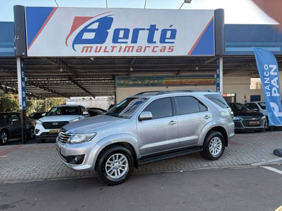 TOYOTA HILUX SW4 2.7 SR 4X2 16V FLEX 4P AUTOMÁTICO TOYOTA HILUX SW4 2.7 SR 4X2 16V FLEX 4P AUTOMÁTICO